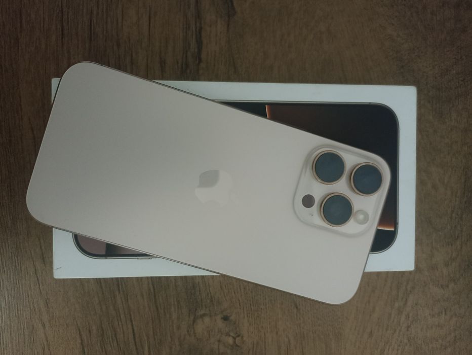 iPhone 16 Pro Max Gold impecabil