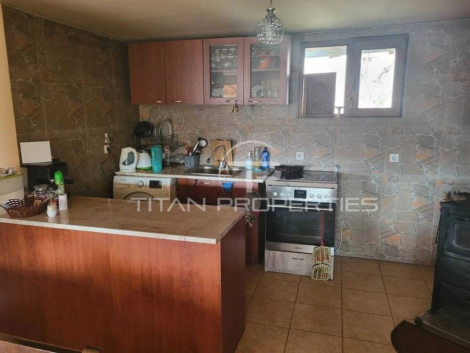 Къща в село Песнопой