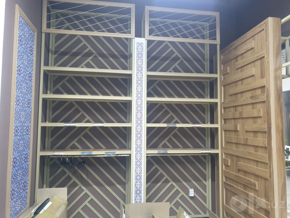 Кийим-кечак дуконлари учун стеллажлар.