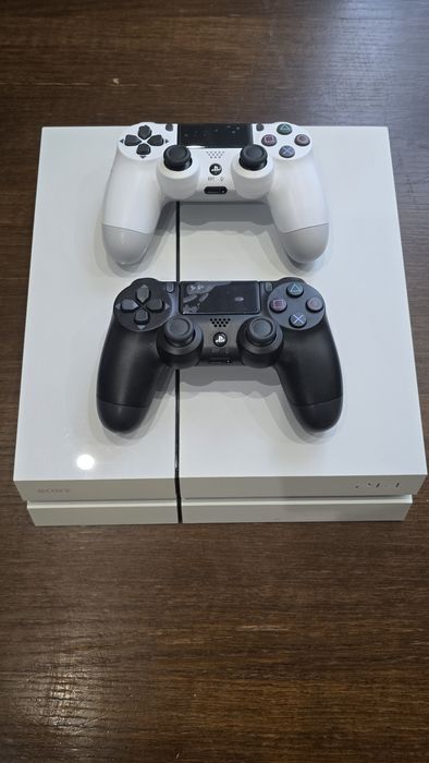 Продам Playstation 4
