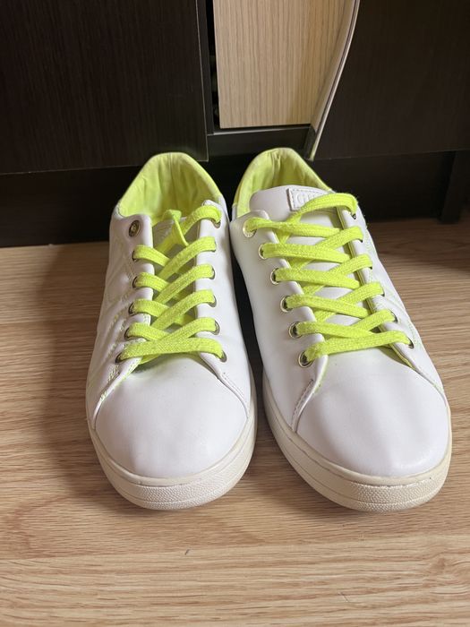 Adidasi barbat guess