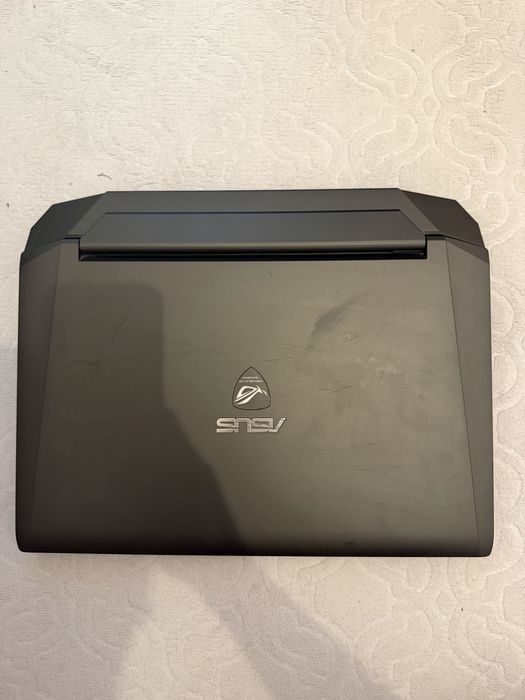 Геймърски лаптоп ASUS ROG G750