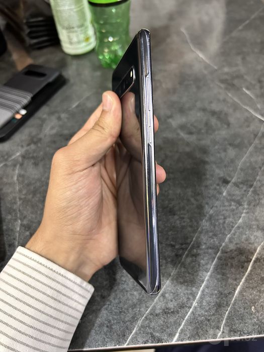 Samsung galaxy s10 5g 512gb.