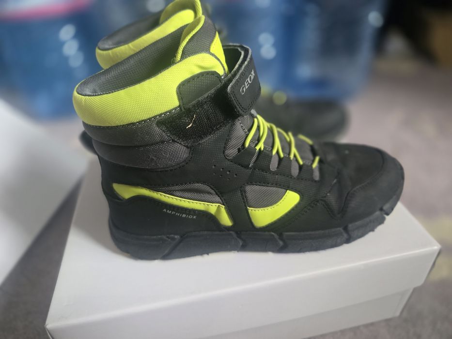 Ботуши Geox 38 номер