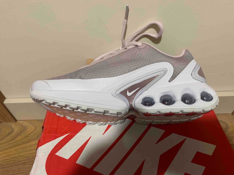Оригинални  дамски маратонки Nike Air Max DN налични 39 номер