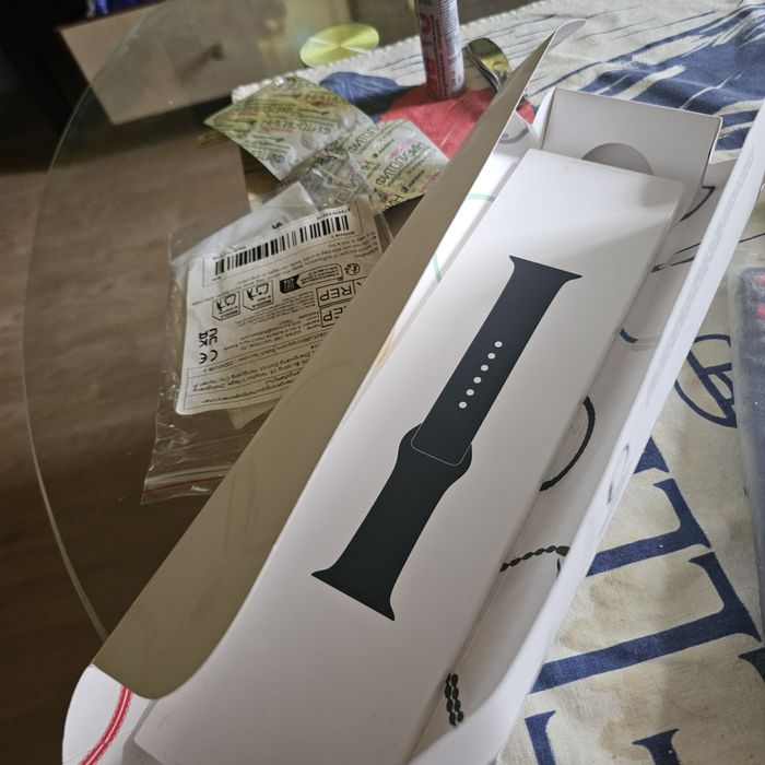 Продам часы Эпл 8.45.В отличном состоянии.