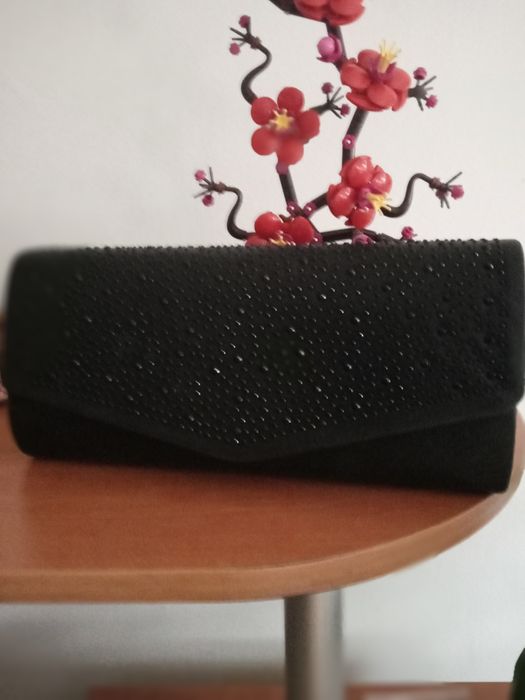 Дамска чантика-клъч