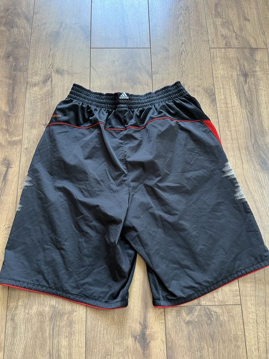 Къси панталони Adidas и бански Quiksilver