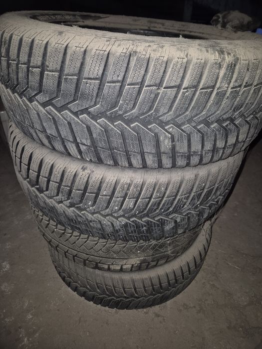 Vând cauciucuri de iarnă