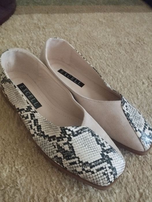 Женская обувь в хорошем состоянии