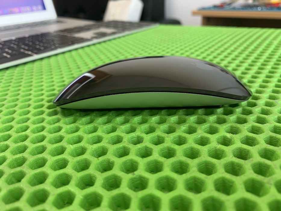 Apple Magic Mouse 2 black.