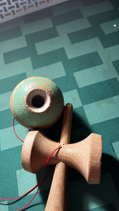 Kendama Krom Nihon “World Champ Owned” stare buna