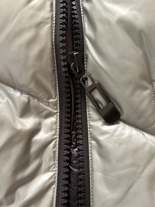 Зимний пуховик женский