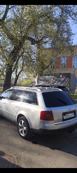 Срочно продам автомобиль универсал