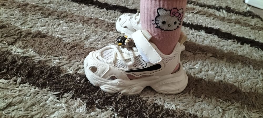 Продам детские кроссовки-сандпли