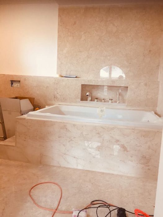 Montez mocheta. Montam gresie ,faianta ,travertin,trepte, granit.