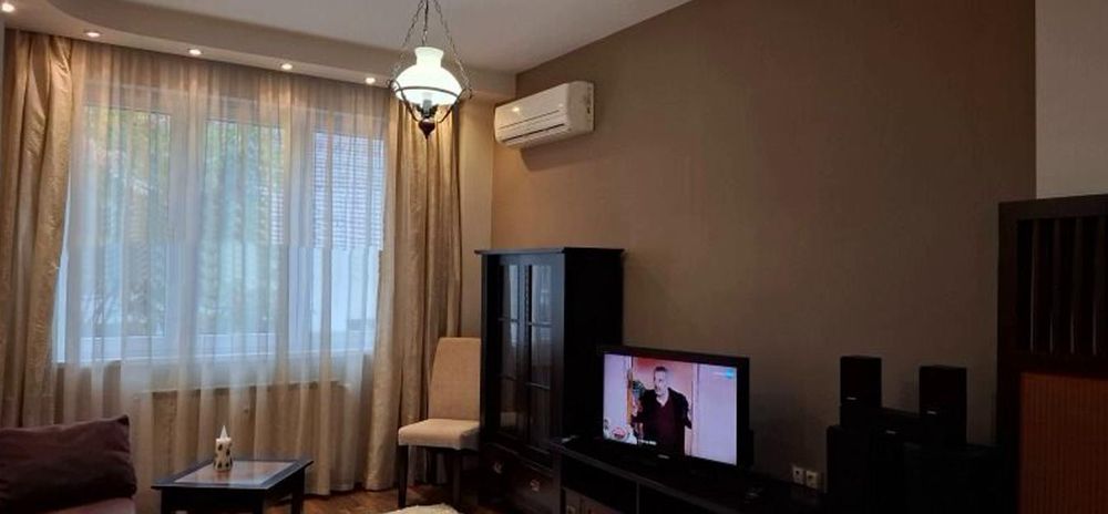 Дава се под наем Двустаен апартамент в София, Център - 70 кв.м за 750 € - Снимка #1