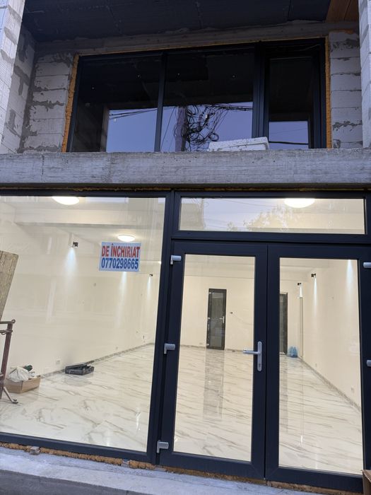 Spațiu comercial 80 mp – central, vitrină mare, prima închiriere