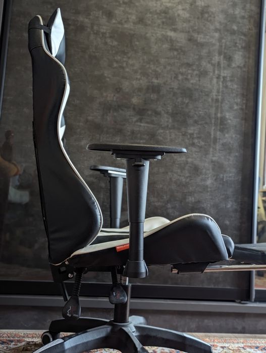 Компьютерное кресло