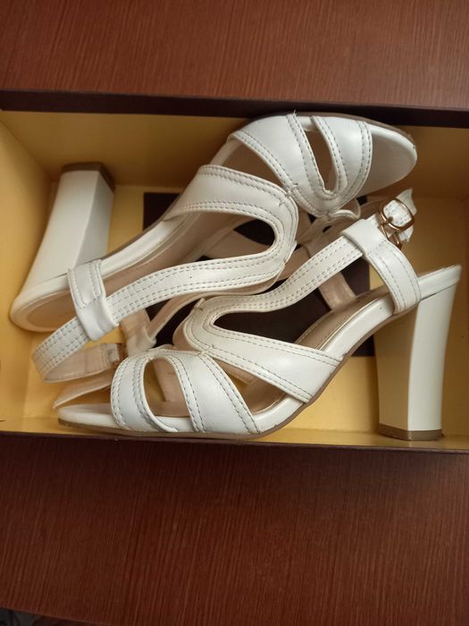 Туфли р.38 и босоножки р.37