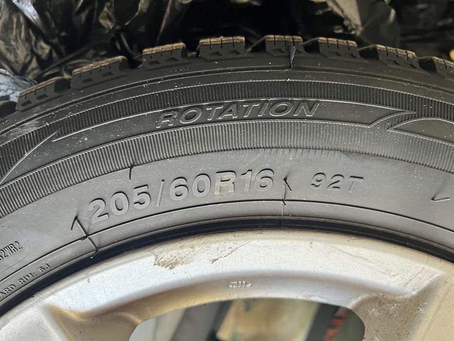 Оригинальные диски R16 Mitsubishi + зимние шины
