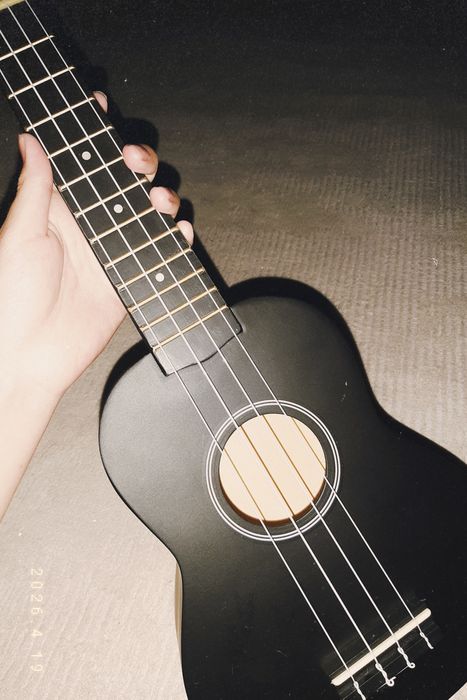 укулеле  материал липа,12ладов