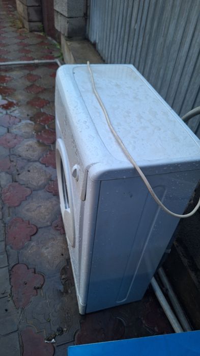 Продаю стиральную машину