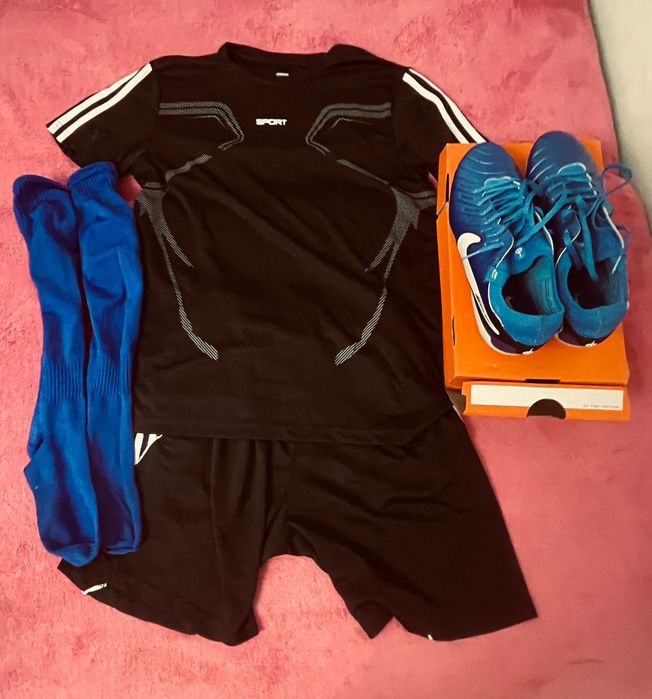 Бутсы футболка шорты