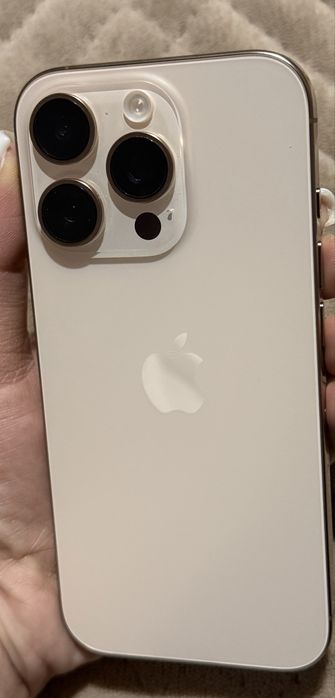iPhone 16 pro Desert Titanium