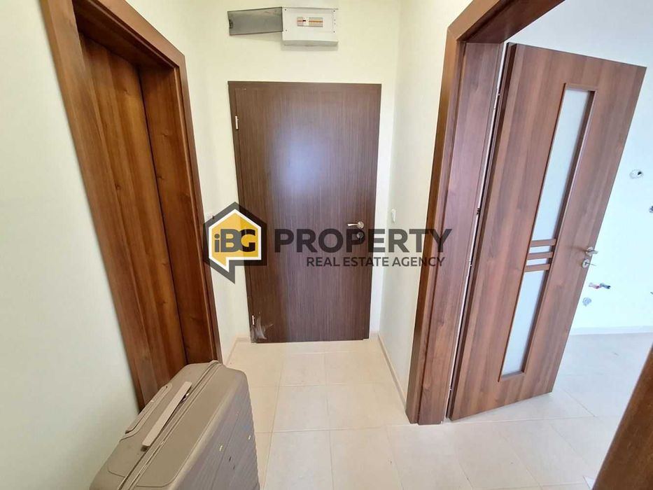 Чисто нов двустаен с морска гледка/Бяла