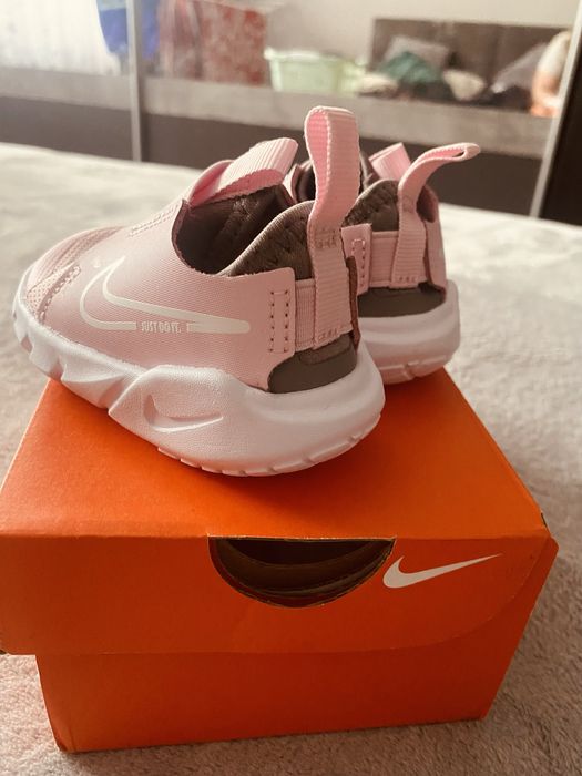 Nike nr 18,5 9 cm nou in cutie