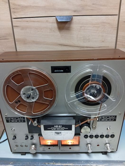 Akai GX 270 D  4 capete vu metre  trident rola presoare magnetofon
