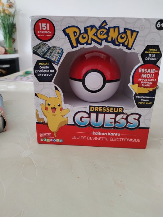 Se vinde.Numai că este în limba franceză