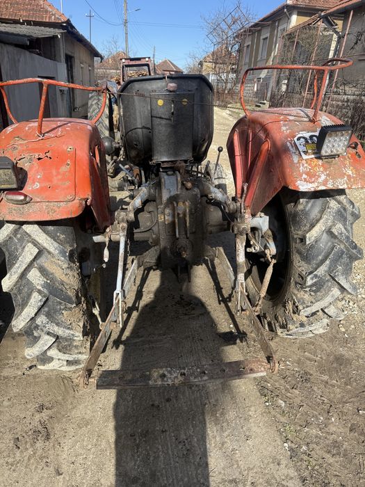 Dezmembrez tractor steyr 188  in 2 pistoane