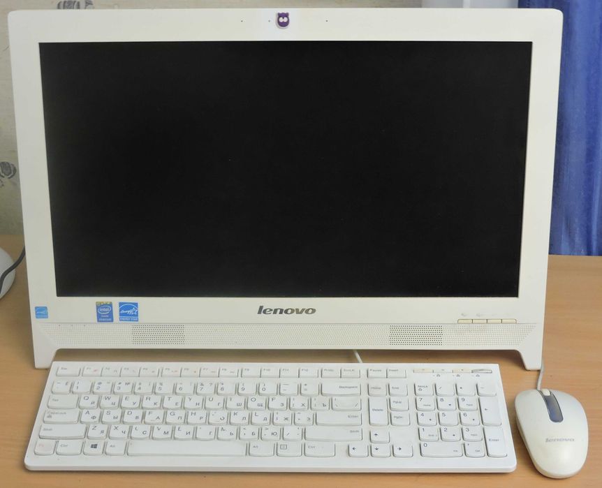 Lenovo All In One, Intel Celeron 2.58ghz, RAM 4Gb, HDD 500Gb/SSD 128Gb
