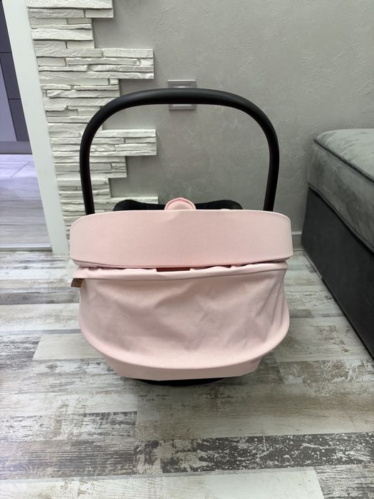 Столче за кола Chipolino Duo Smart i-Size + ISOFIX база