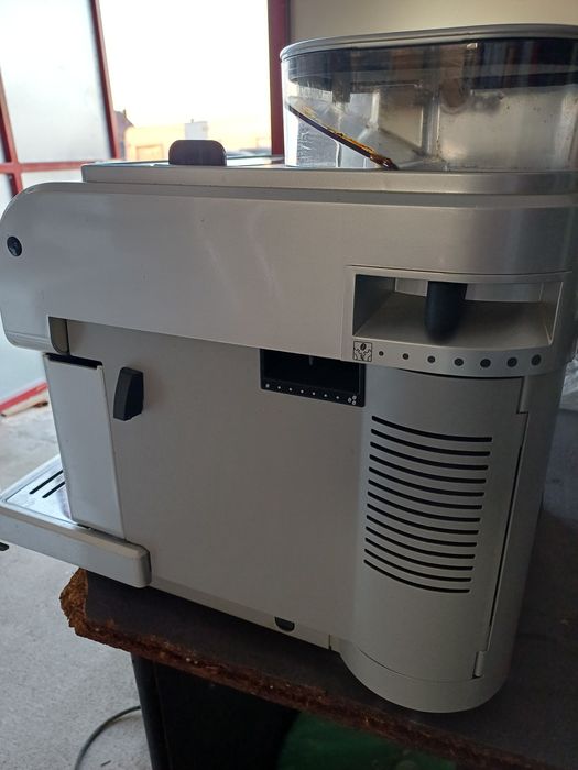 Aparat de cafea Espresso Saeco Royal One Touch Cappuccino