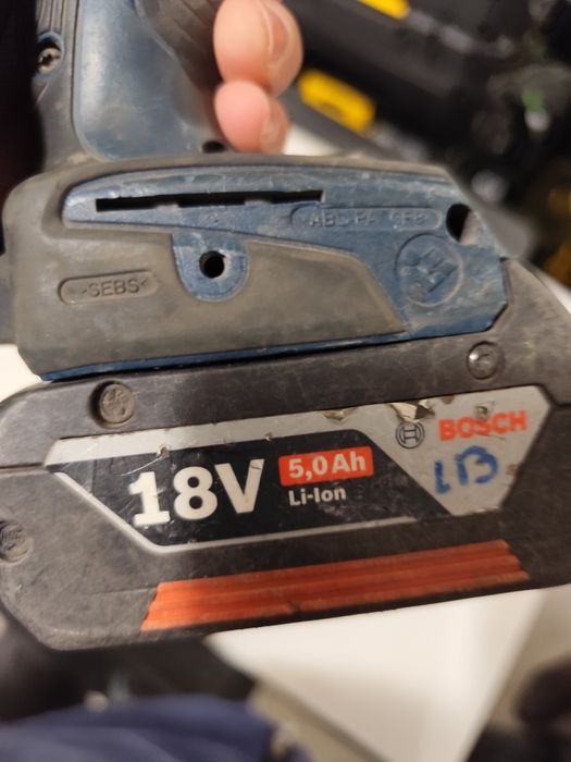 Мощен безчетков винтоверт Бош Bosch GSR 18V-110 C + 5Ah