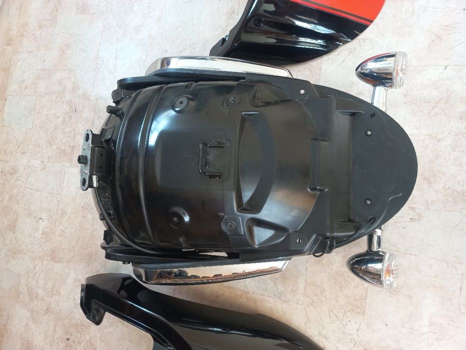 Suzuki M1800 Intruder M109R Boulevard Заден калник стоп мигачи