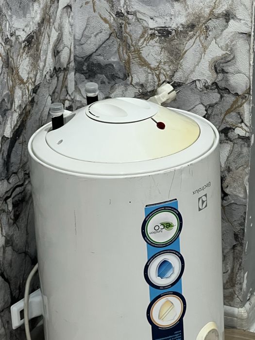 Продам водонагреватель титан