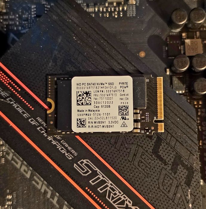 1TB Western Digital PC SN740 512GB NVMe PCIe 4.0 x4