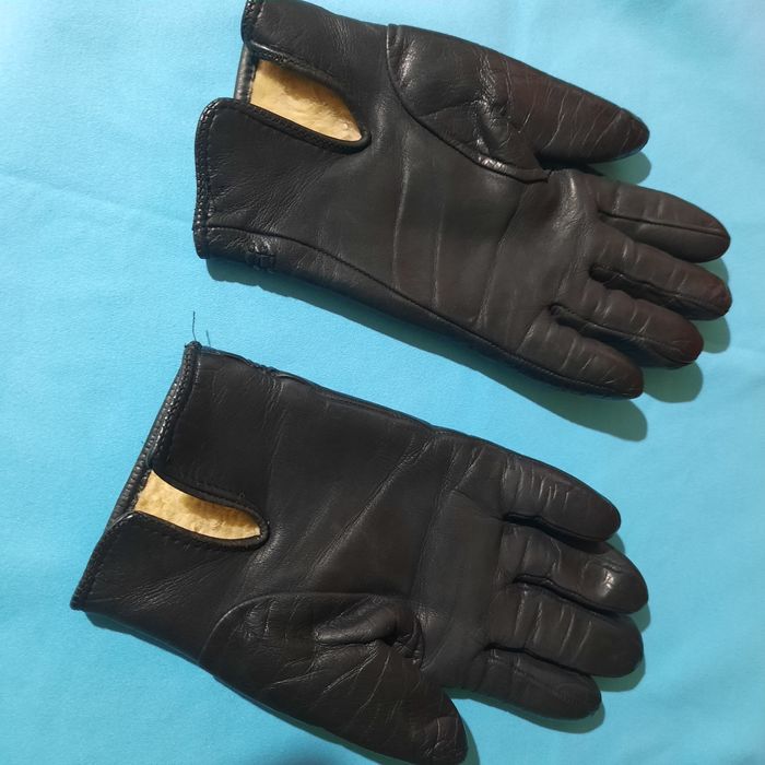 Mănuși piele , 
Îmblănite 
Anii 80
Stare foarte bună