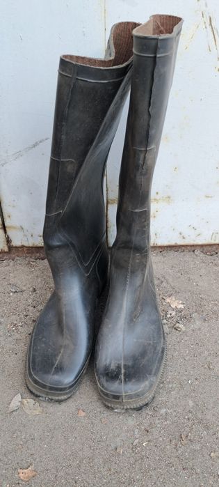Сапоги резин. 42 и 43