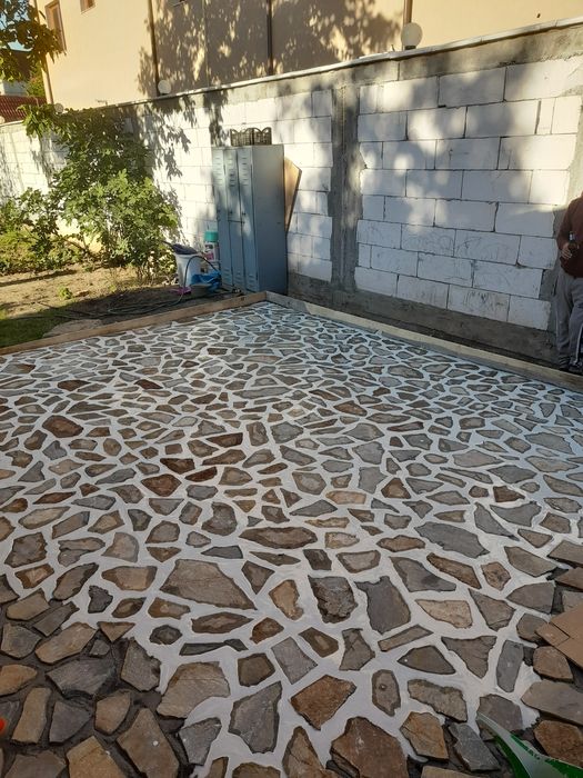 Vând piatră naturală ideal pt pavaj rezistent