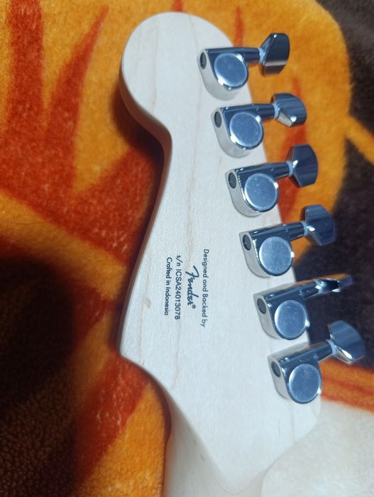 Продается электрогитара Fender