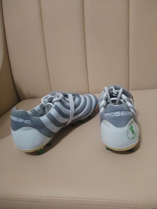 Vând Ghete de fotbal Bikkembergs Tirosengo FG, fabricate în Italia.