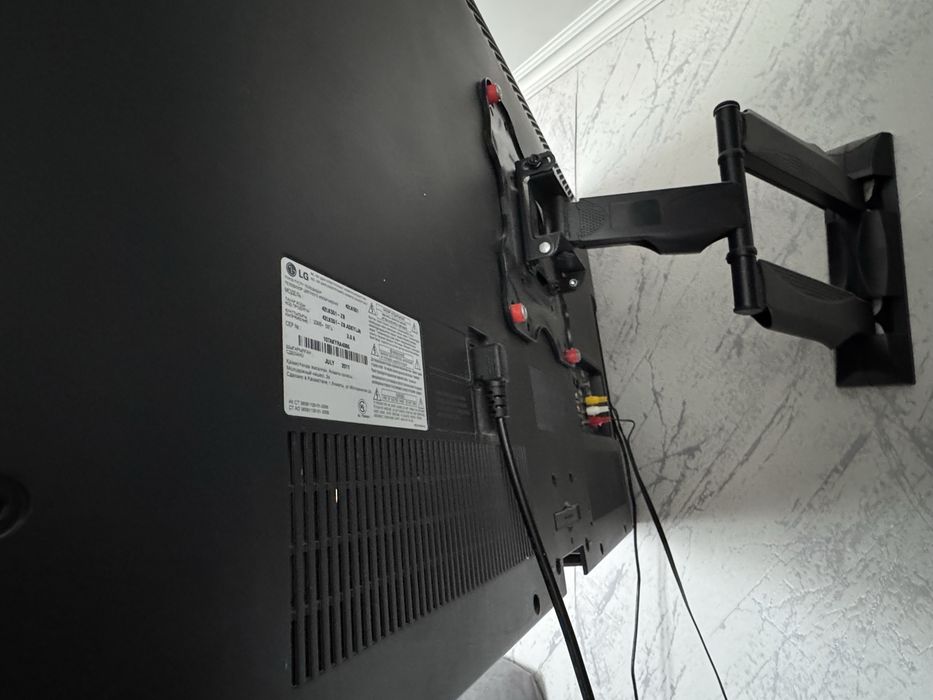 Телевизор Lg в хорошем состоянии