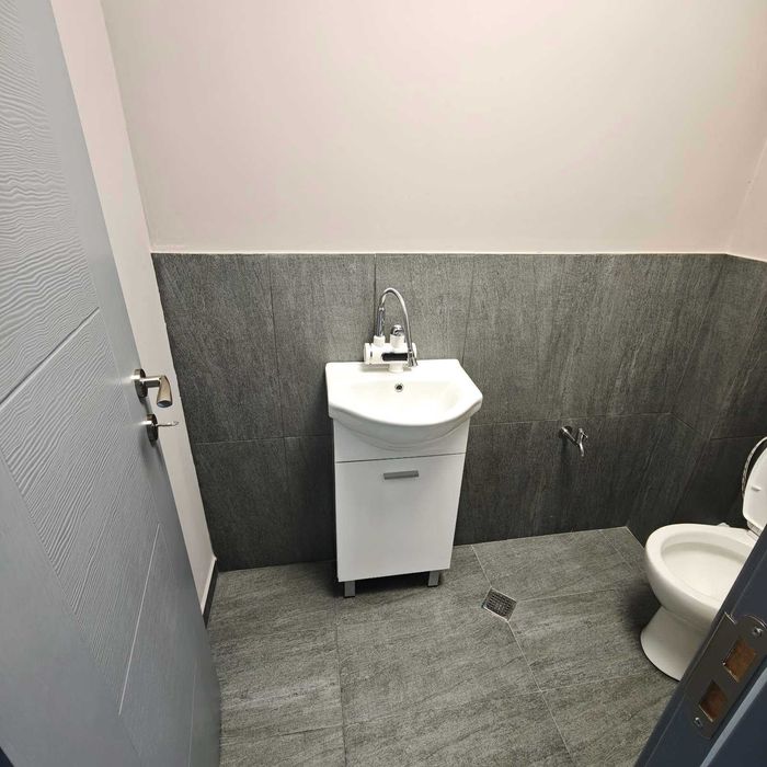 Магазин на оживена улица -  от собственик 180 кв.м