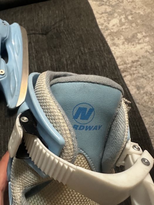 Коньки.            .