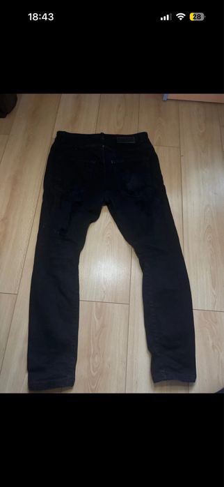 Blugi negri model ripped